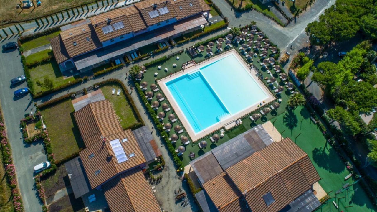 Fattoria Palazzeta - Pet & Family Friendly Aparthotel Cecina  Exterior foto