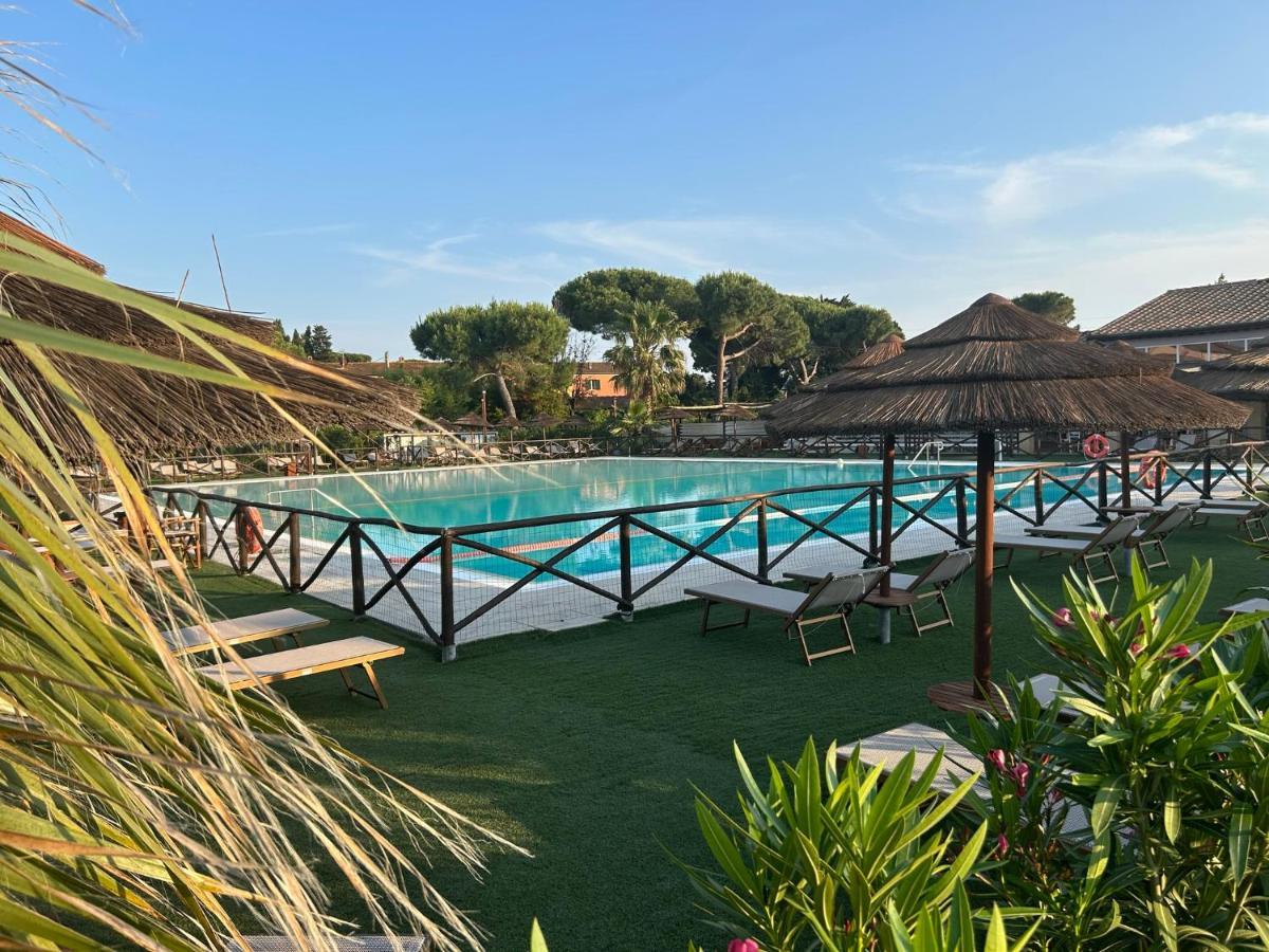 Fattoria Palazzeta - Pet & Family Friendly Aparthotel Cecina  Exterior foto