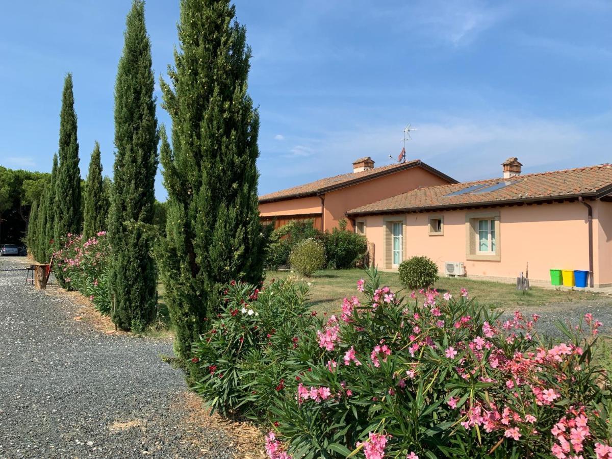 Fattoria Palazzeta - Pet & Family Friendly Aparthotel Cecina  Exterior foto